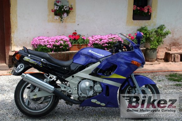 1996 Kawasaki ZZR 600 photo